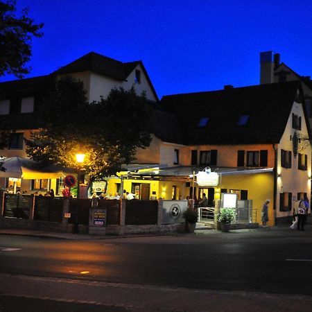Hotel-Gasthof Weisses Ross Швайг-бай-Нюрнберг Экстерьер фото