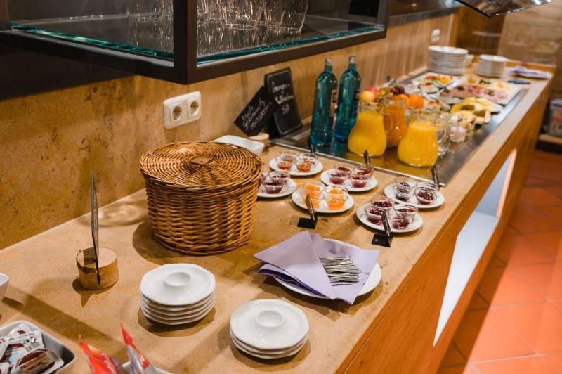 Hotel-Gasthof Weisses Ross Швайг-бай-Нюрнберг Экстерьер фото